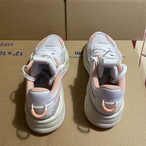 Size 7.5 women’s puma RS-X - Picture 3 of 3